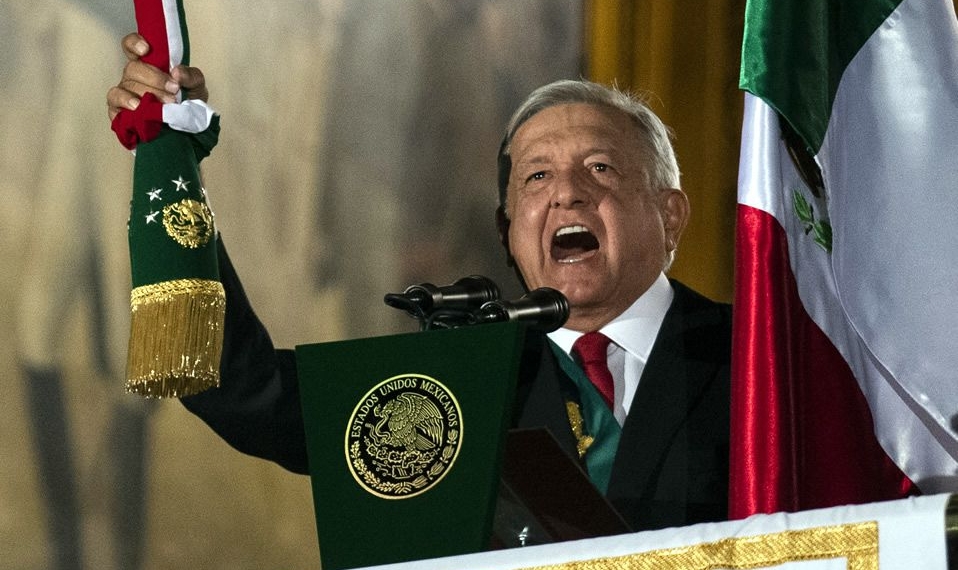 ¿A quiénes dedicó AMLO sus 20 ‘vivas’?