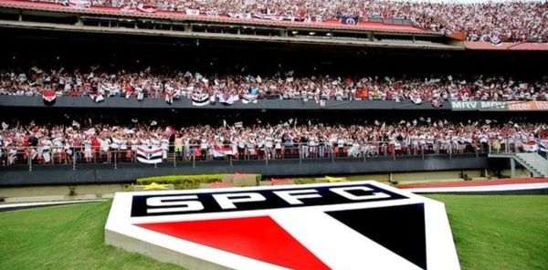 Aficionado de Sao Paulo cae desde la tribuna del estadio Morumbi (VIDEO)
