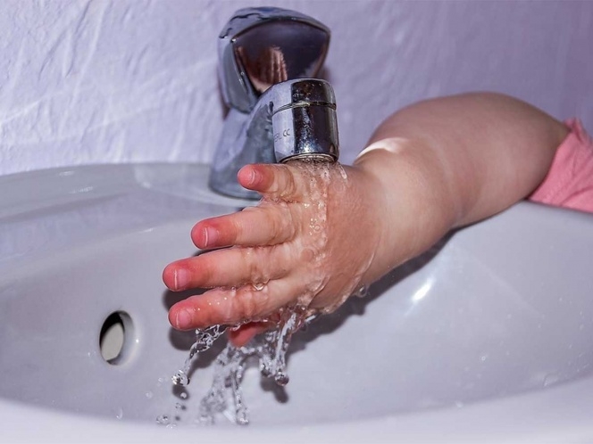 Mata a su hijo con agua hirviendo al tratar de exorcizarlo