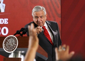 Trasladará Fuerza Aérea restos de José José: López Obrador