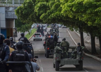 Realizan militares recorridos de vigilancia en Culiacán