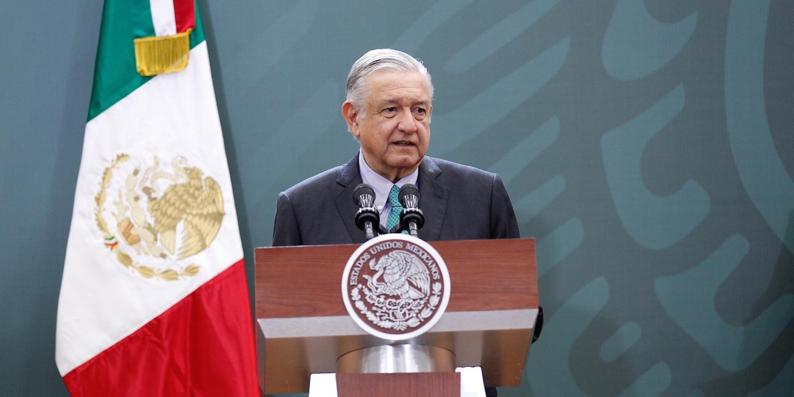 Funcionarios no deben inmiscuirse en procesos de partidos, refrenda AMLO