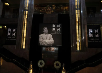 José José recibe homenaje póstumo en Bellas Artes