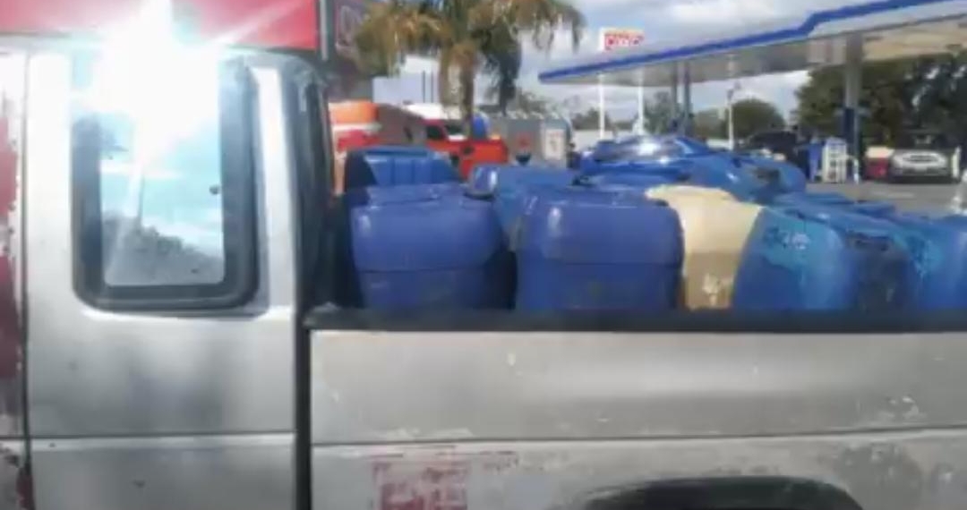 Decomisa protección civil 800 litros de gasolina