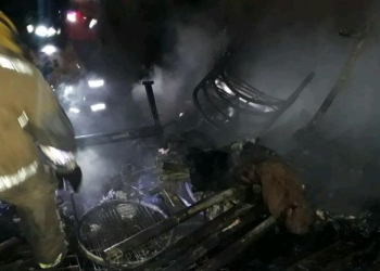 Se incendia domicilio de madera