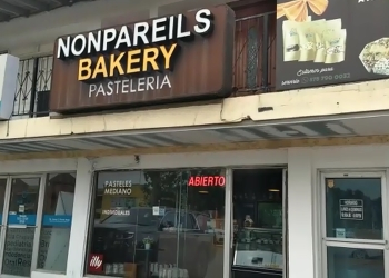 Amantes de lo ajeno roban en pastelería