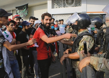 Suman 102 muertes por protestas en Iraq
