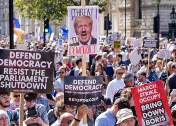 Parlamento británico retrasa la votación definitiva sobre el Brexit