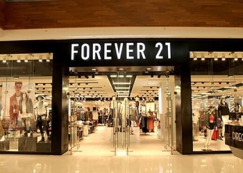 Forever 21 cierra 350 tiendas al declarase en bancarrota