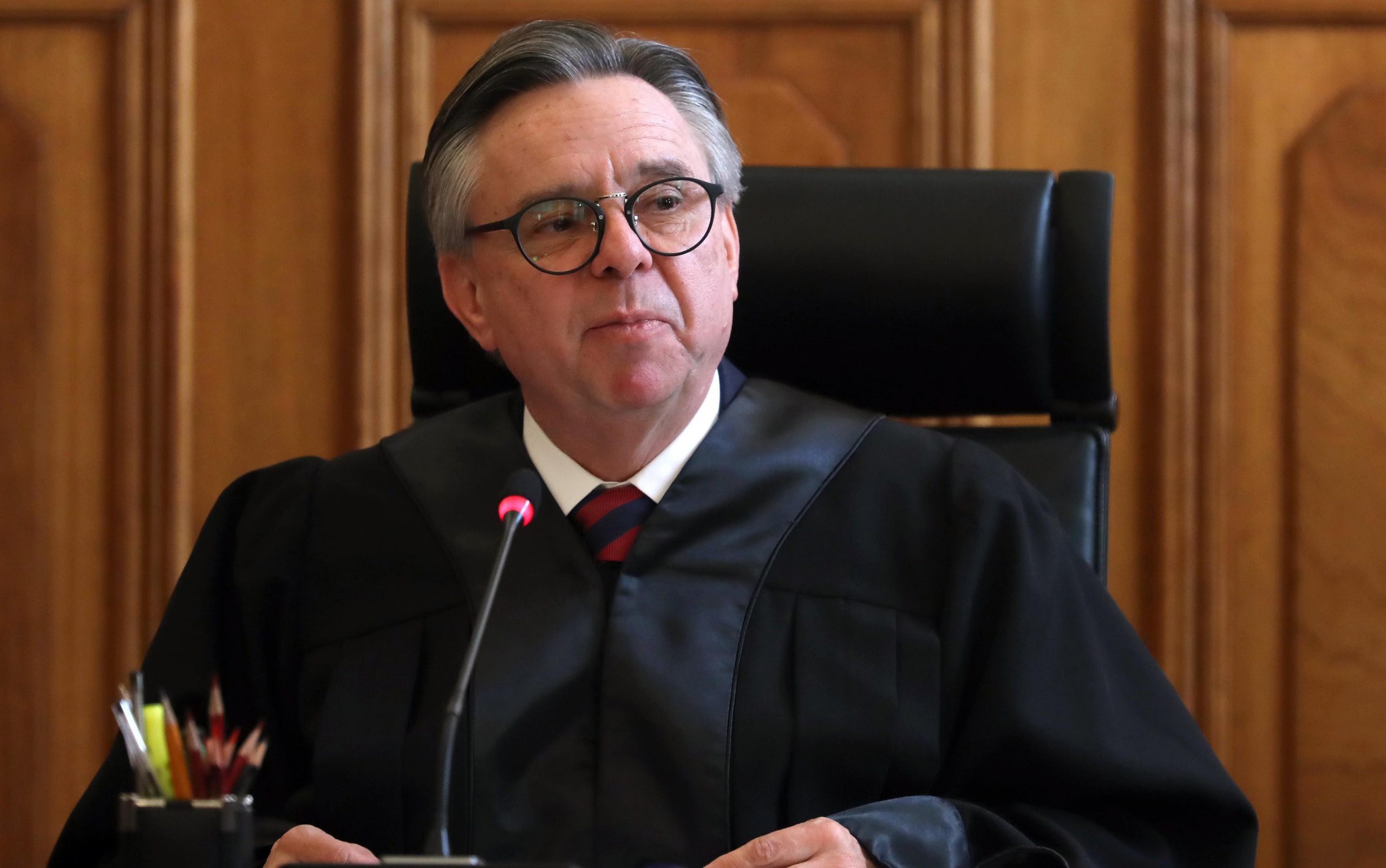 Senado aprueba renuncia de ministro Eduardo Medina Mora