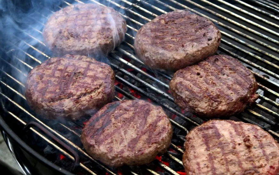 Detectan pellejos y soya en carne de hamburguesas
