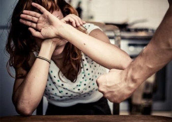 Hombre golpea brutalmente a su esposa, no pisará la cárcel en Yucatán