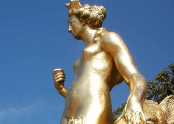 Ponen tangas a esculturas griegas desnudas para no ‘herir sensibilidad’