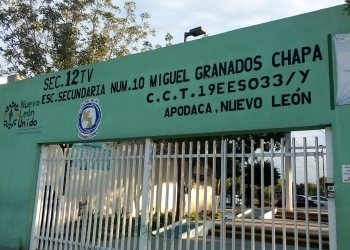 Directora de secundaria en Nuevo León expulsa a alumno por tener tutor homosexual