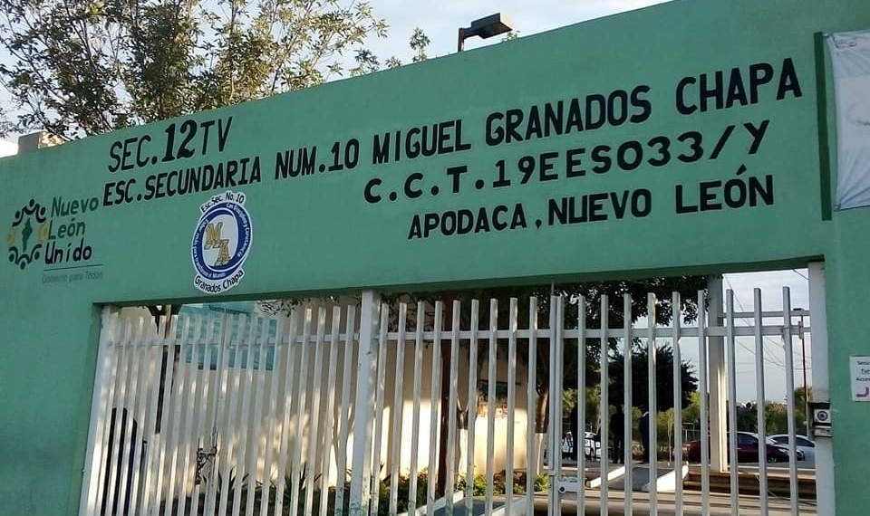 Directora de secundaria en Nuevo León expulsa a alumno por tener tutor homosexual