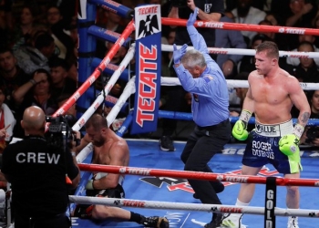 “Canelo” Álvarez noquea a Kovalev y logra tetracampeonato mundial