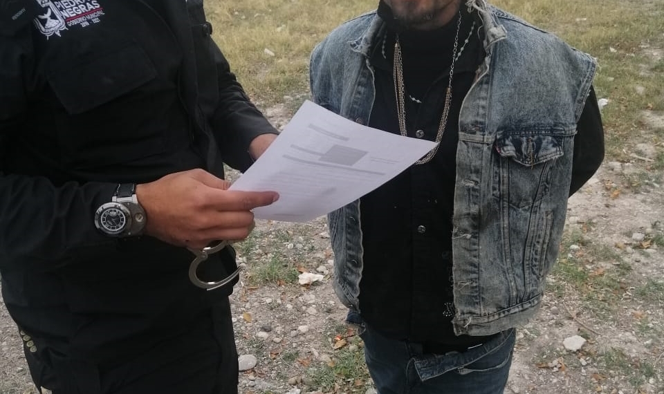Detienen a sujeto con laptop robada