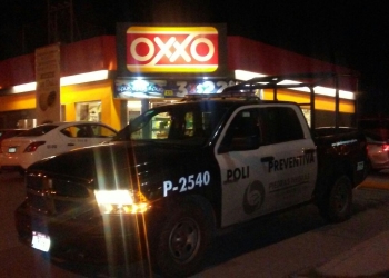 Detienen a sospechosos que rondaban tienda de conveniencia