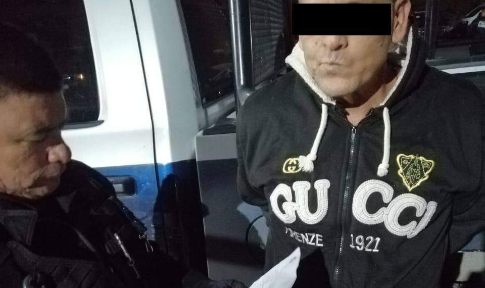 Caen dos asaltantes con orden de aprehensión