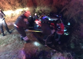 Cuatro lesionados en choque volcadura