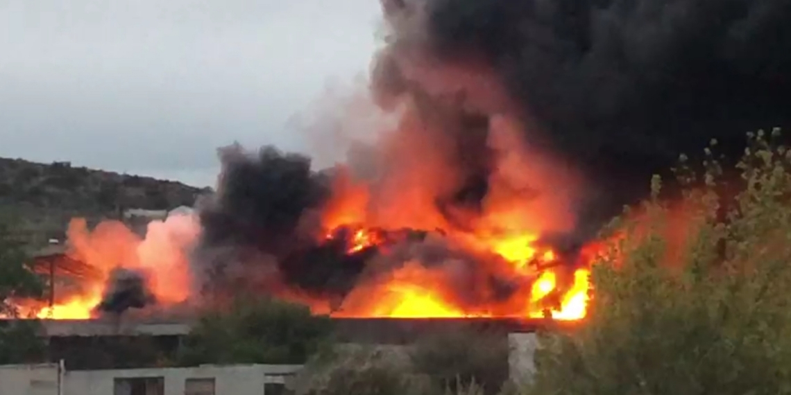 Un mega incendio asusta a Saltillo