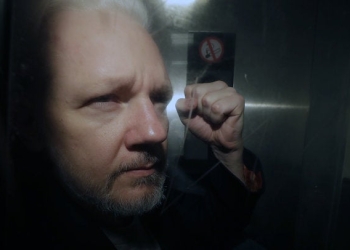 Suecia frena investigación contra fundador de WikiLeaks