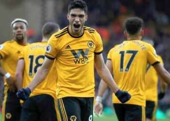 Raúl Jiménez, el arma más fuerte de los Wolves para la Europa League