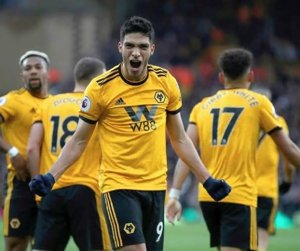 Raúl Jiménez, el arma más fuerte de los Wolves para la Europa League