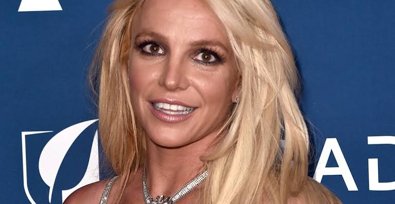 Britney Spears suplica a sus fans que sean menos crueles con ella