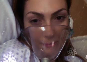 Nora Salinas se encuentra hospitalizada por problemas respiratorios