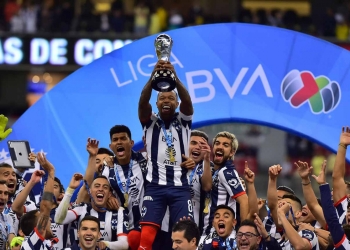 Monterrey se corona y silencia el estadio Azteca