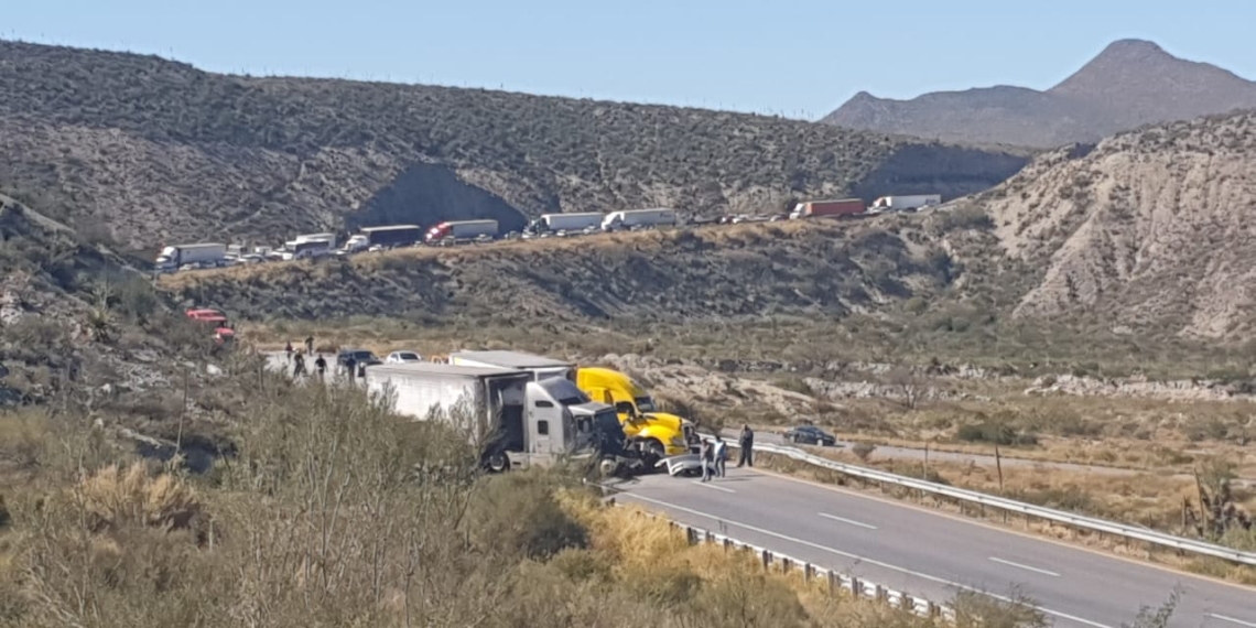 Muere trailero  en carretera