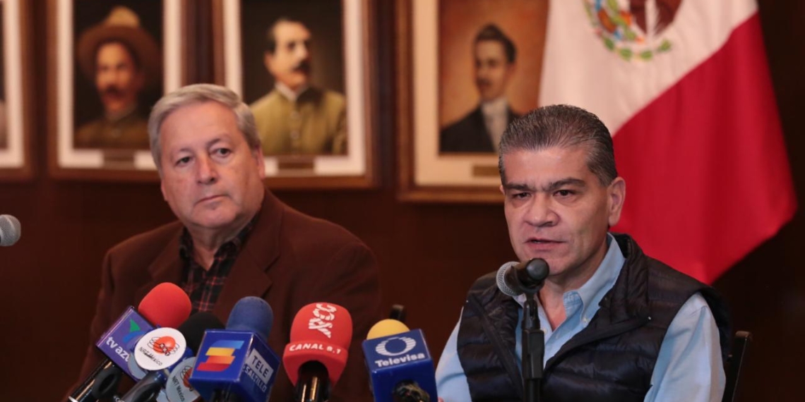 Investigan a dos reporteros por vínculos con criminales: Riquelme