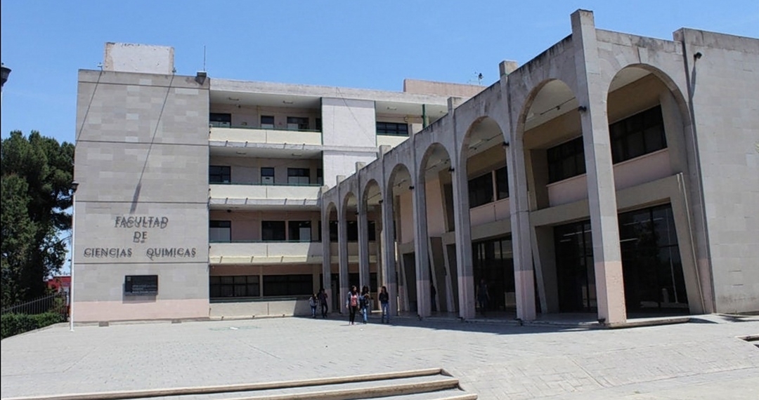 Reprueban a la maestra
