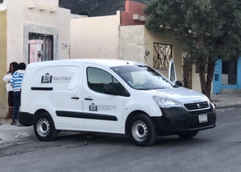 Lo encuentran muerto  en el patio de la casa