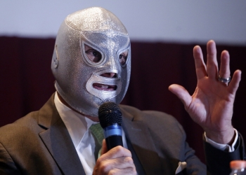 Hijo del Santo podría demandar al artista Fabián Chairez