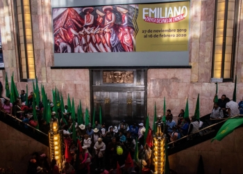 Campesinos amenazan con reanudar protesta en Bellas Artes por pintura de Zapata