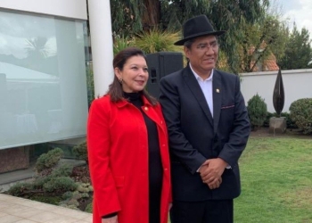Tras expulsión, María Teresa sale de Bolivia