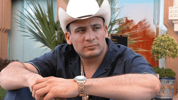 Mujer afirma que tiene relaciones con el fantasma de Valentín Elizalde (Video)