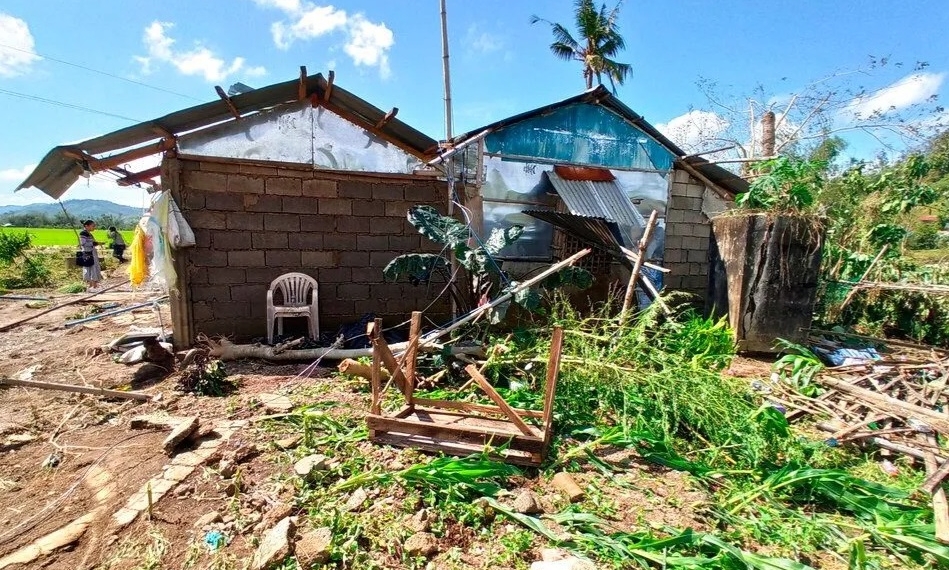 Tifón en Filipinas deja al menos 20 muertos
