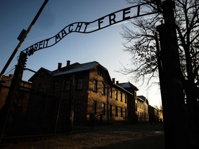 Gobierno de Holanda pide disculpas a víctimas del Holocausto
