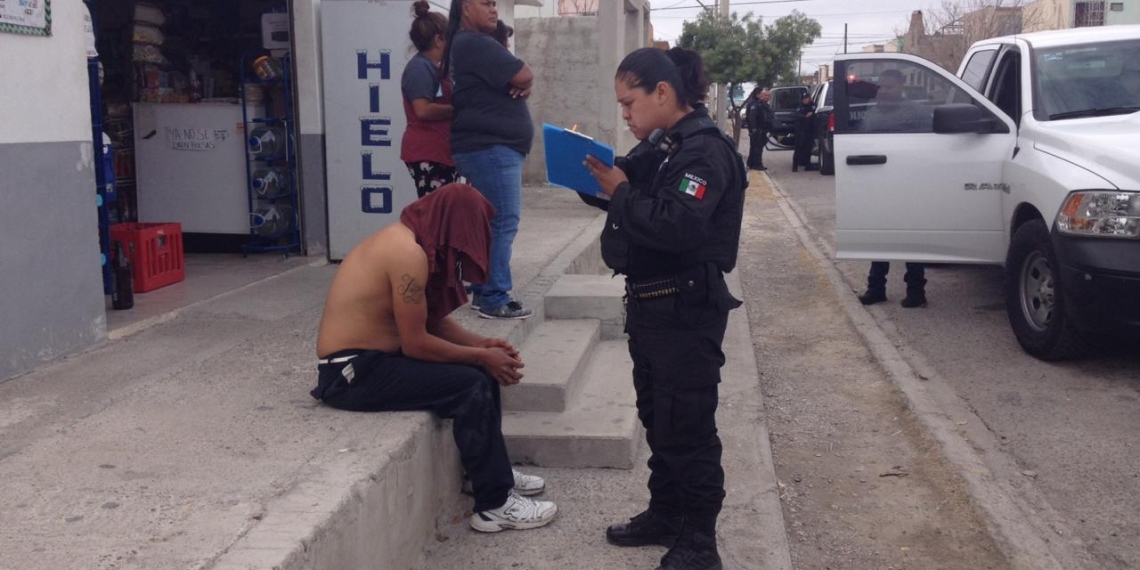 Con un barrote lo lesionan en la cabeza