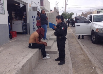 Con un barrote lo lesionan en la cabeza