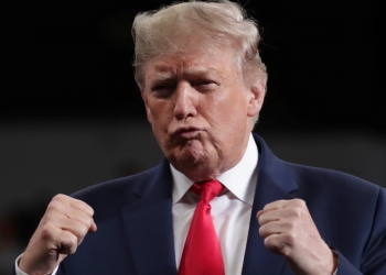 Cámara baja de EU aprueba limitar acciones militares de Trump en Irán