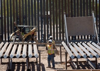 Gobierno de Trump festeja fallo a favor para construir el muro