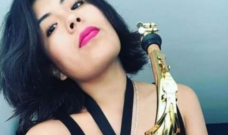 Gira orden contra ex diputado acusado de ataque con ácido a saxofonista