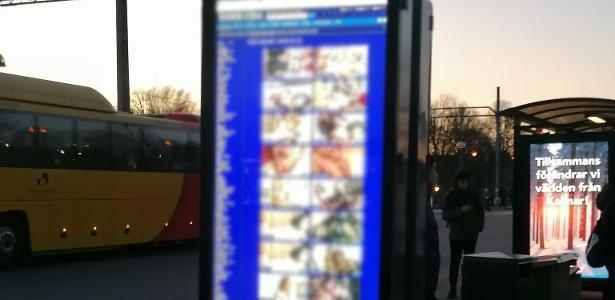 Hackean pantalla en estación del tren y proyectan video porno