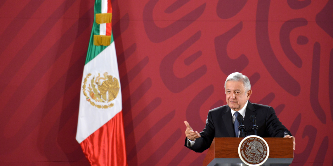 AMLO reclama ‘oportunismo’ a quienes lo culpan de problemas en México