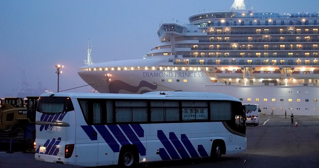 EEUU desaloja a sus ciudadanos confinados en crucero ‘Diamond Princess’ por coronavirus