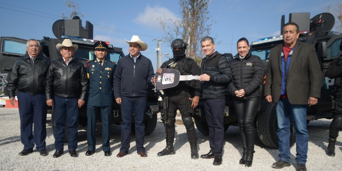 Entregan en Monclova equipo, armamento y unidades tácticas